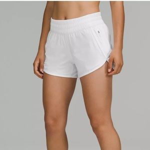 Lululemon Tracker Low Rise LR Short 4” *lined
